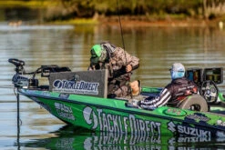 Abu Garcia Adrian Avenas Fantasista Premier / REVO4 Rocket LH Buzzbait Combo -Daiwa Sales Store adrian avenas abu garcia fnpc73 6 revo4 rocket l buzzbait casting combo 72337.1651242877