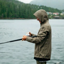 Salty Crew Migration Jacket - Military -Daiwa Sales Store salty crew migration jacket military 31997.1651370408